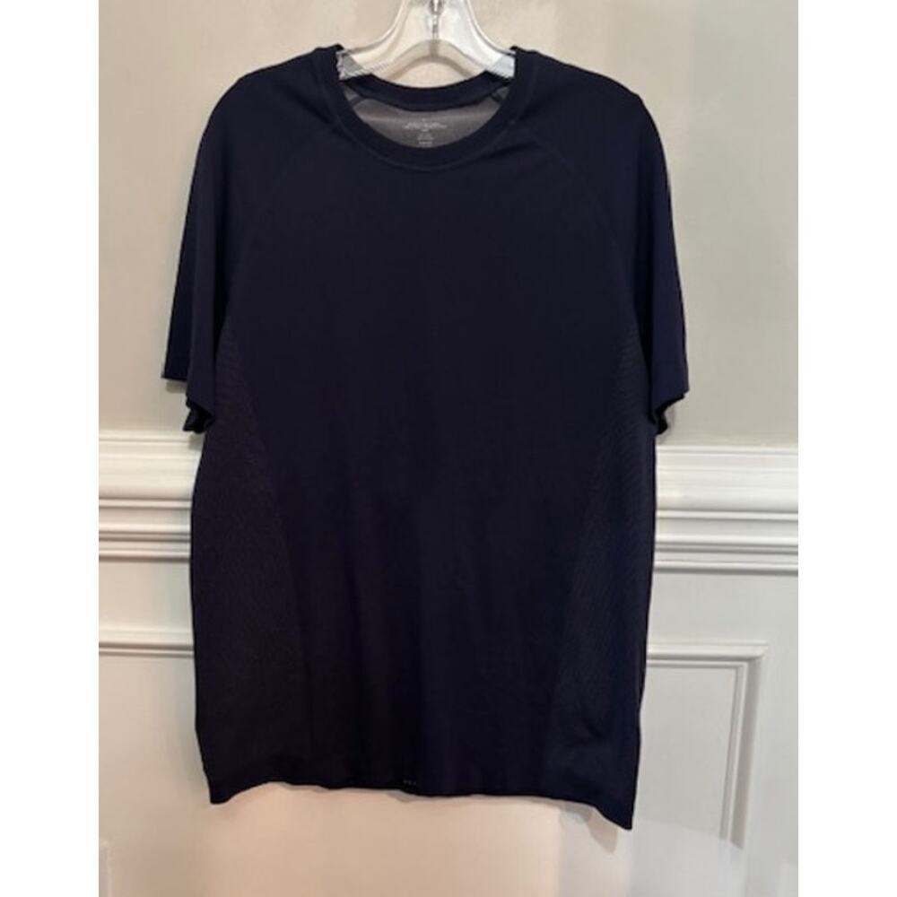 Fabletics Men's Short Sleeve Training Day T-Shirt Navy Blue Large Workout Tee
